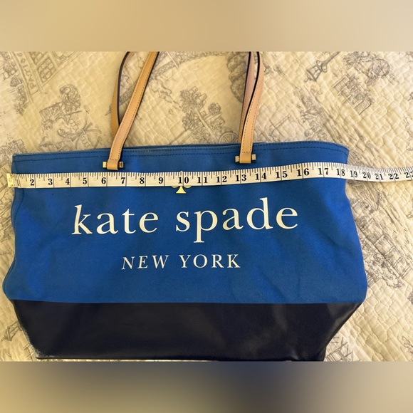Kate Spade Large vintage Tote - Picture 5 of 13